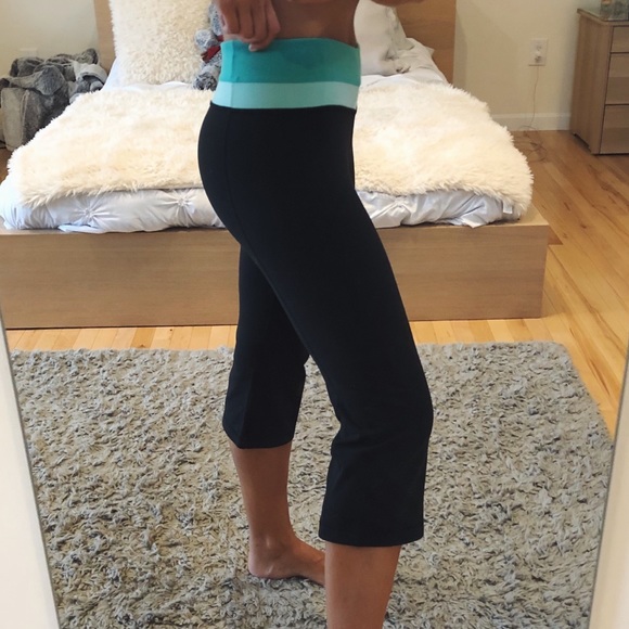 flare crop yoga pants